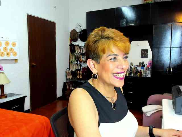 AngelinaStone65 webcam