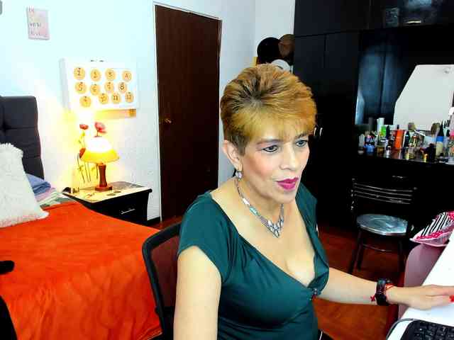 AngelinaStone65 webcam