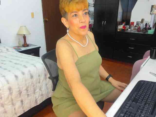 AngelinaStone65