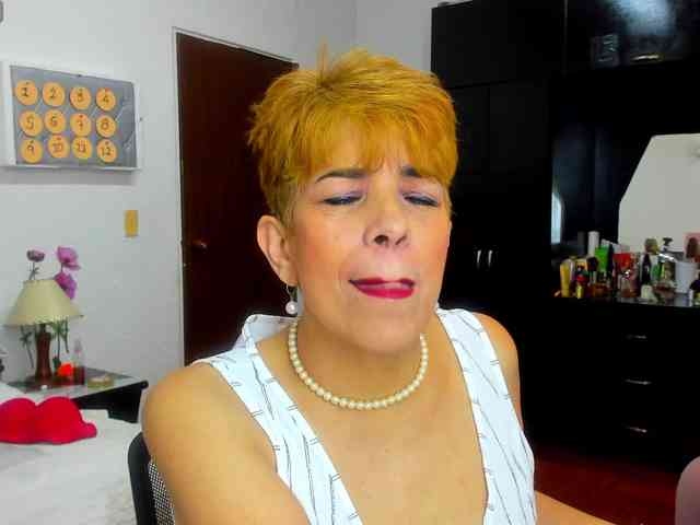 AngelinaStone65 webcam