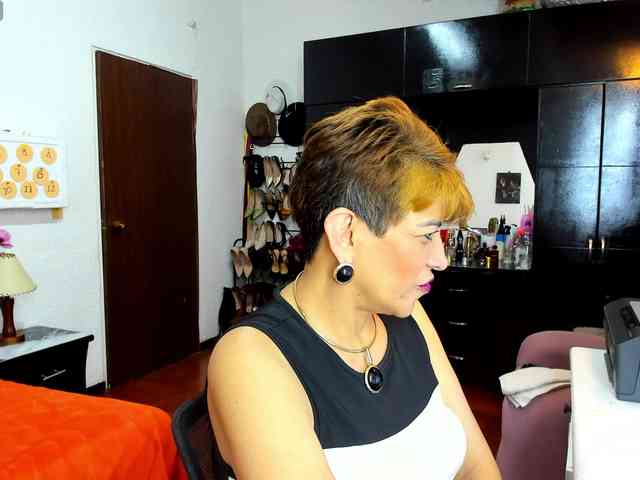 AngelinaStone65 webcam