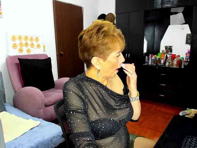 Modelo: AngelinaStone65