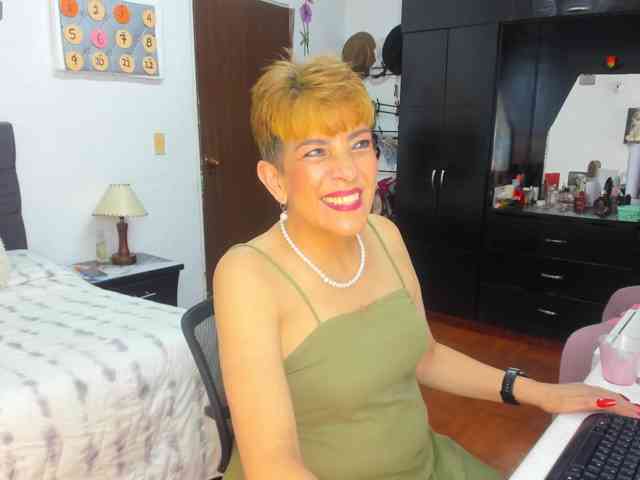 Modelo: AngelinaStone65