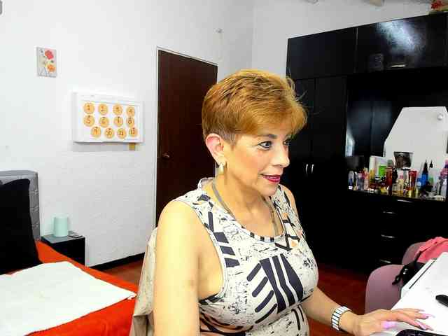 AngelinaStone65 webcam
