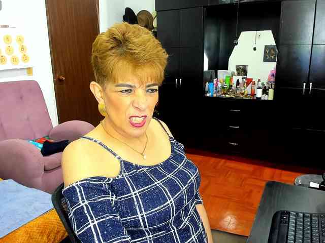 AngelinaStone65 webcam