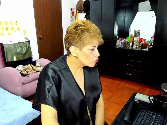 AngelinaStone65 webcam