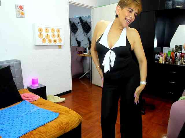 AngelinaStone65 webcam