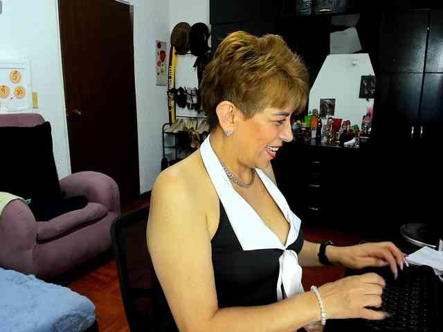 AngelinaStone65 webcam