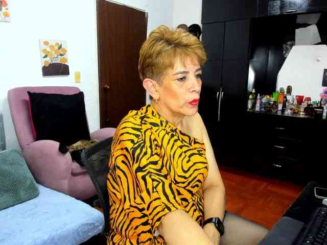 AngelinaStone65 webcam