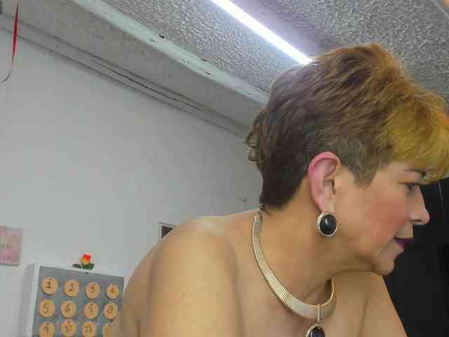 AngelinaStone65 webcam