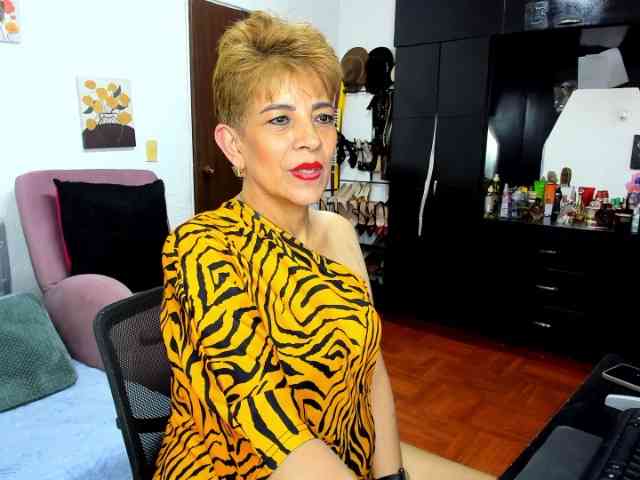 AngelinaStone65 webcam