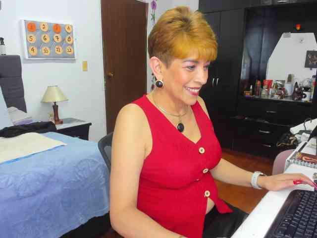 AngelinaStone65 webcam