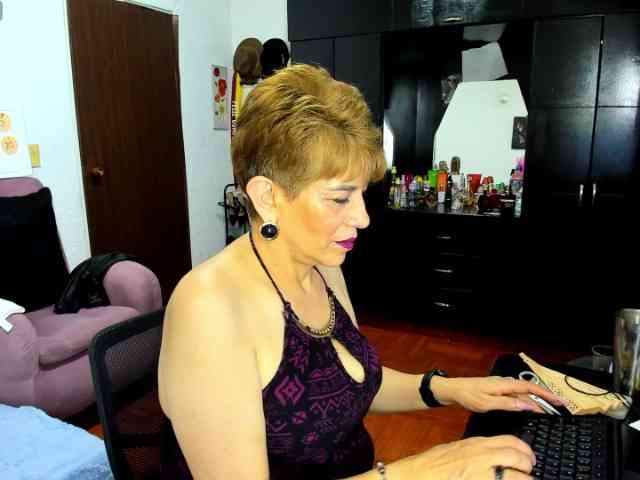 AngelinaStone65 webcam