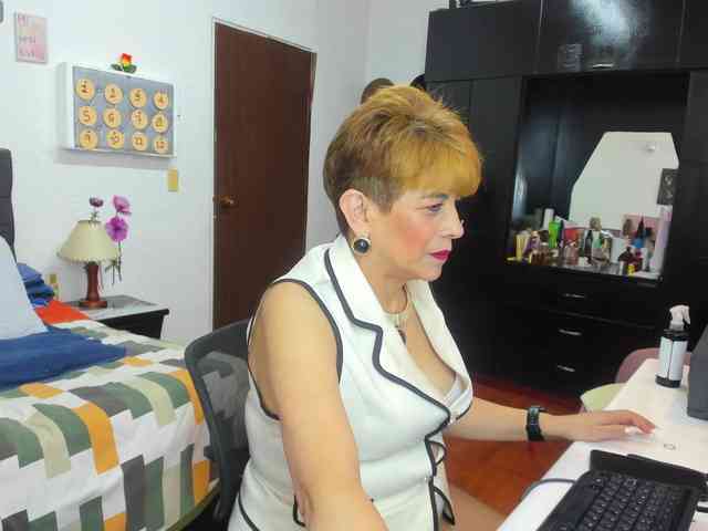 AngelinaStone65