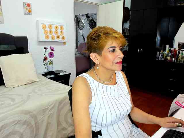 AngelinaStone65 webcam