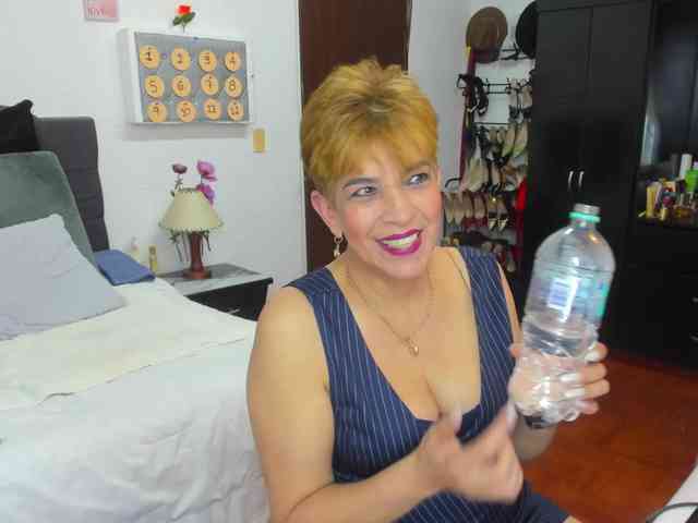 AngelinaStone65