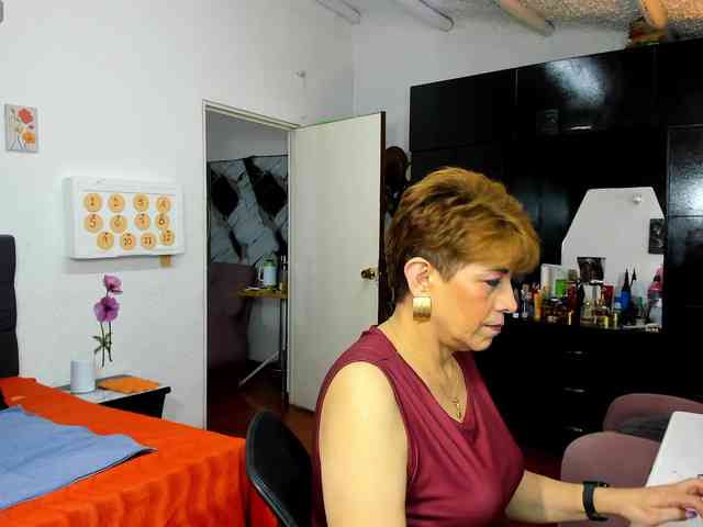 AngelinaStone65