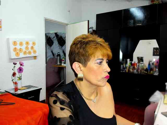 AngelinaStone65 webcam