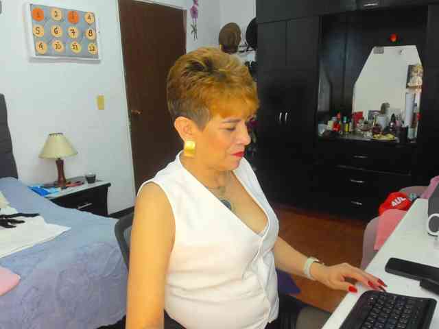 AngelinaStone65