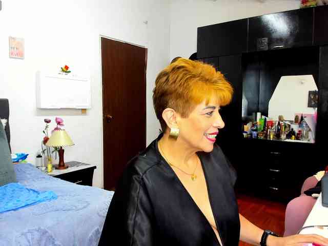 AngelinaStone65 webcam
