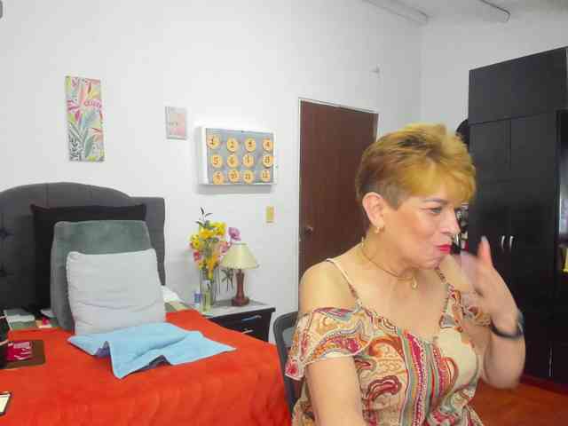 AngelinaStone65 webcam