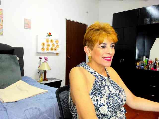 AngelinaStone65 webcam