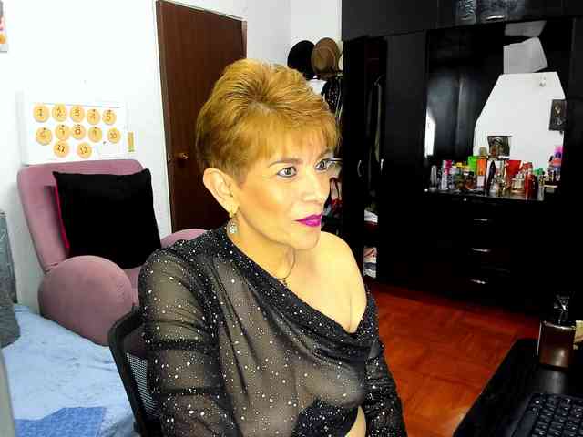 Modelo: AngelinaStone65