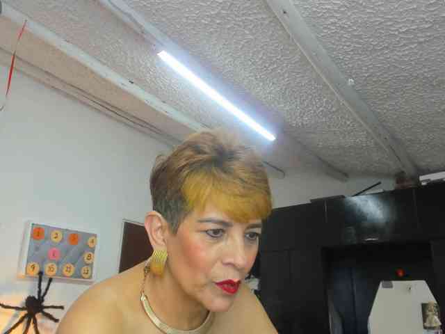 AngelinaStone65