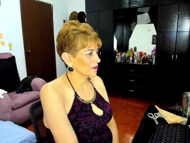 AngelinaStone65 webcam