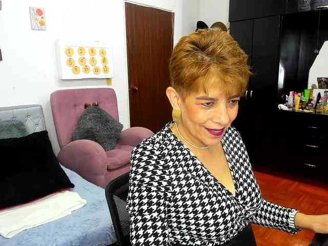 AngelinaStone65 webcam