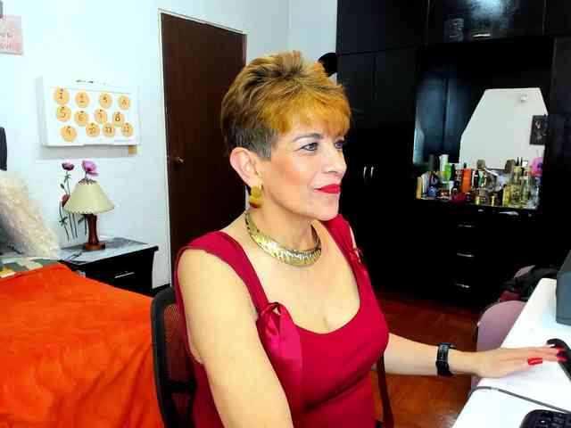 AngelinaStone65