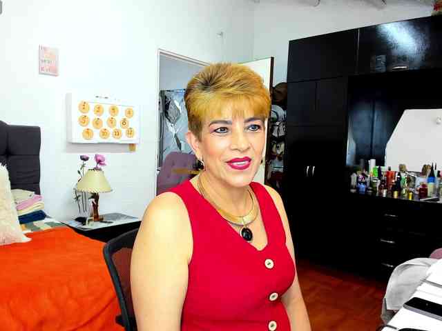 AngelinaStone65 Live Webcam on BongaCams