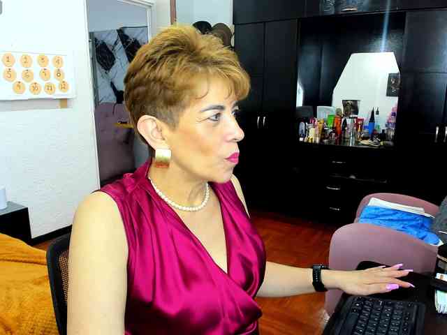 AngelinaStone65 webcam