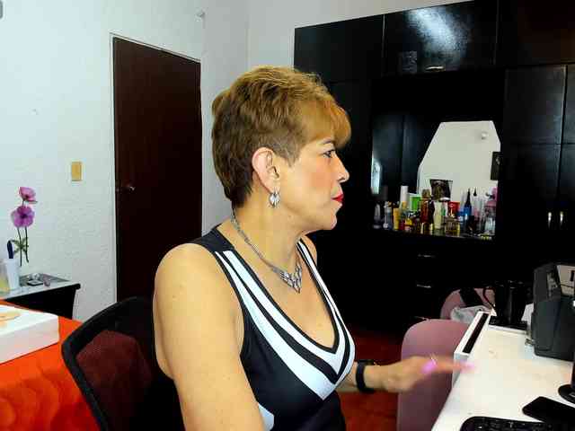 AngelinaStone65 webcam