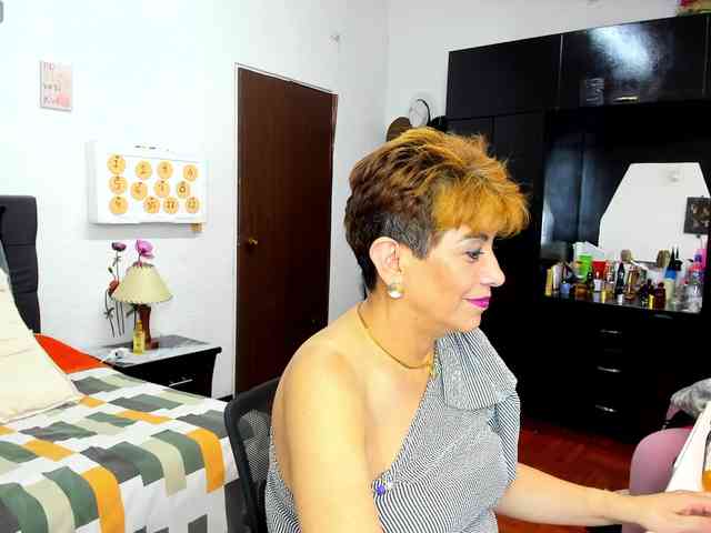 AngelinaStone65 webcam