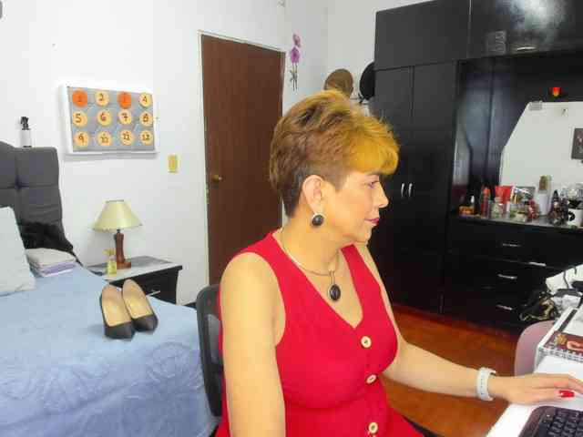 AngelinaStone65