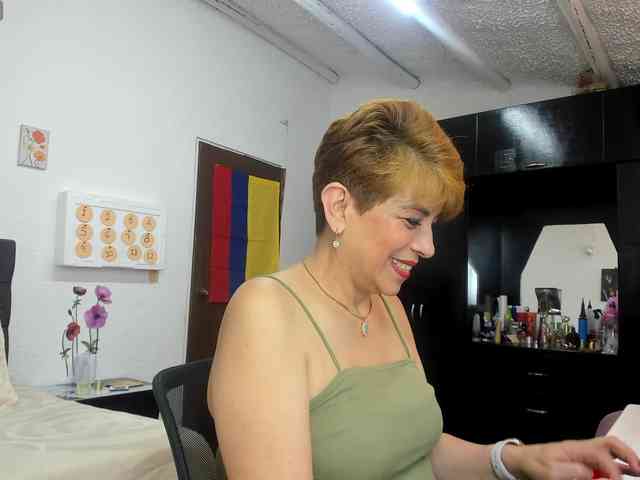 AngelinaStone65 webcam