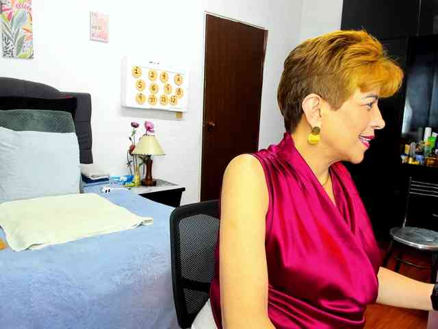 AngelinaStone65 webcam