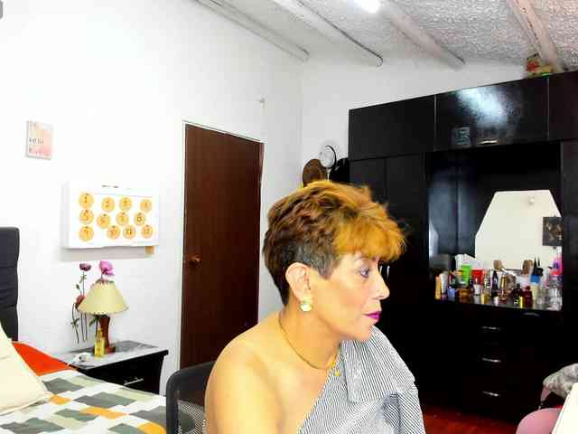 AngelinaStone65