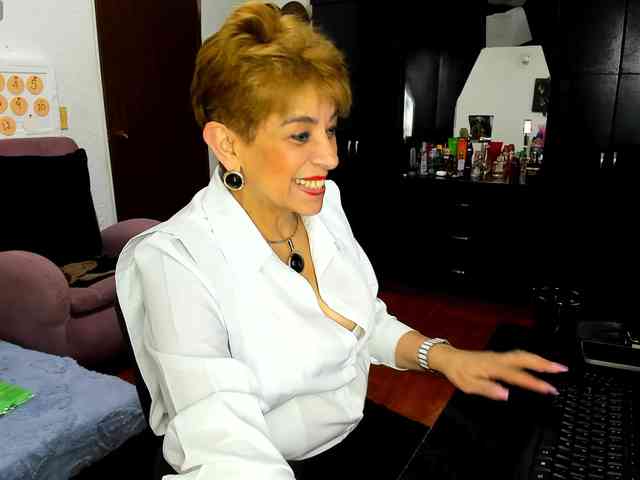 AngelinaStone65 webcam