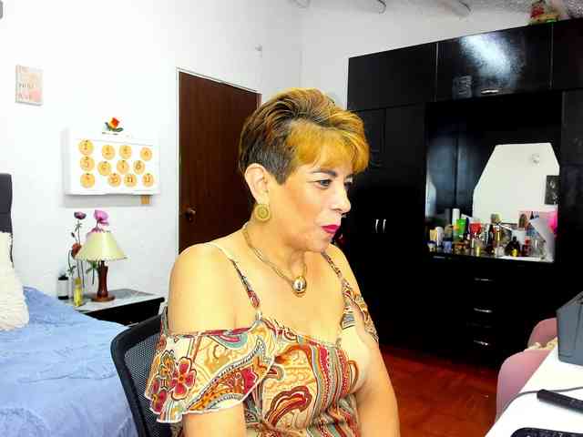 AngelinaStone65 webcam