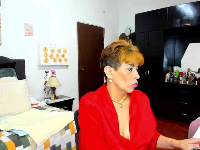 AngelinaStone65 webcam