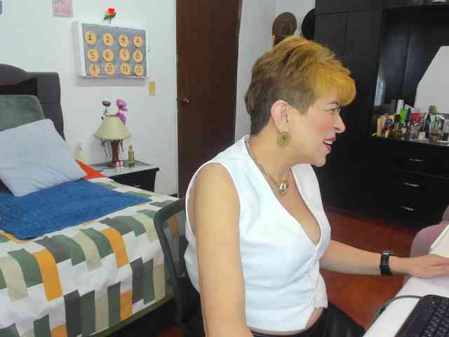AngelinaStone65 webcam