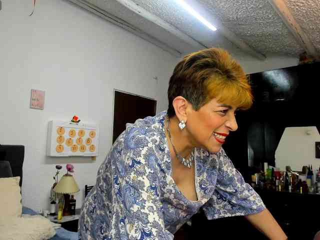 AngelinaStone65 Live Webcam on BongaCams