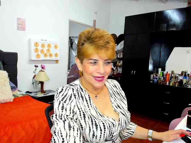 AngelinaStone65 webcam