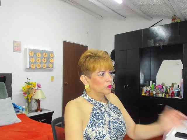 AngelinaStone65 webcam