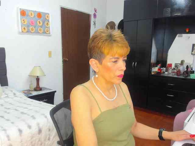 AngelinaStone65