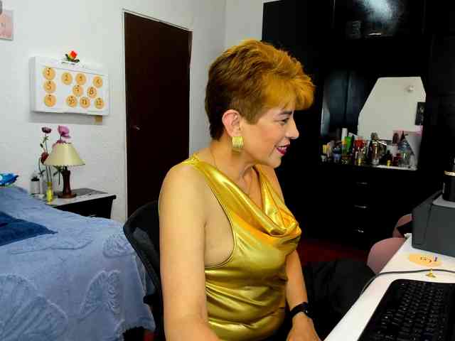 AngelinaStone65 webcam