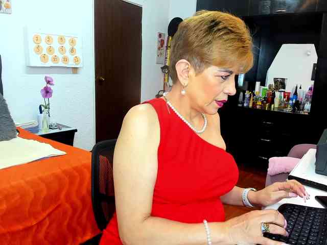 AngelinaStone65 webcam