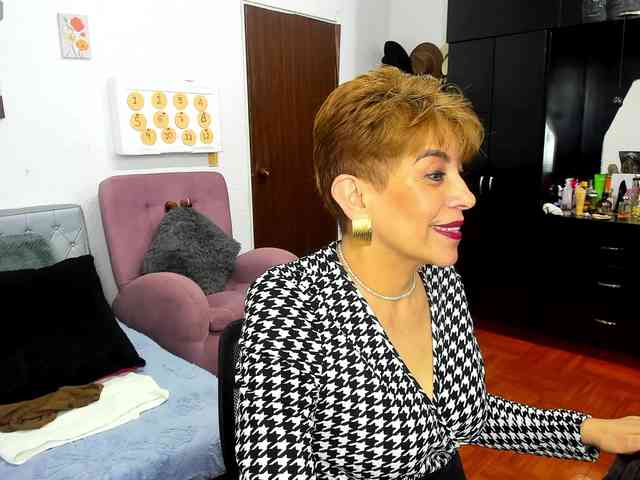AngelinaStone65 webcam